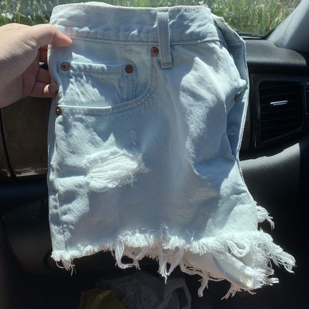 Vintage Light Wash Levi Shorts